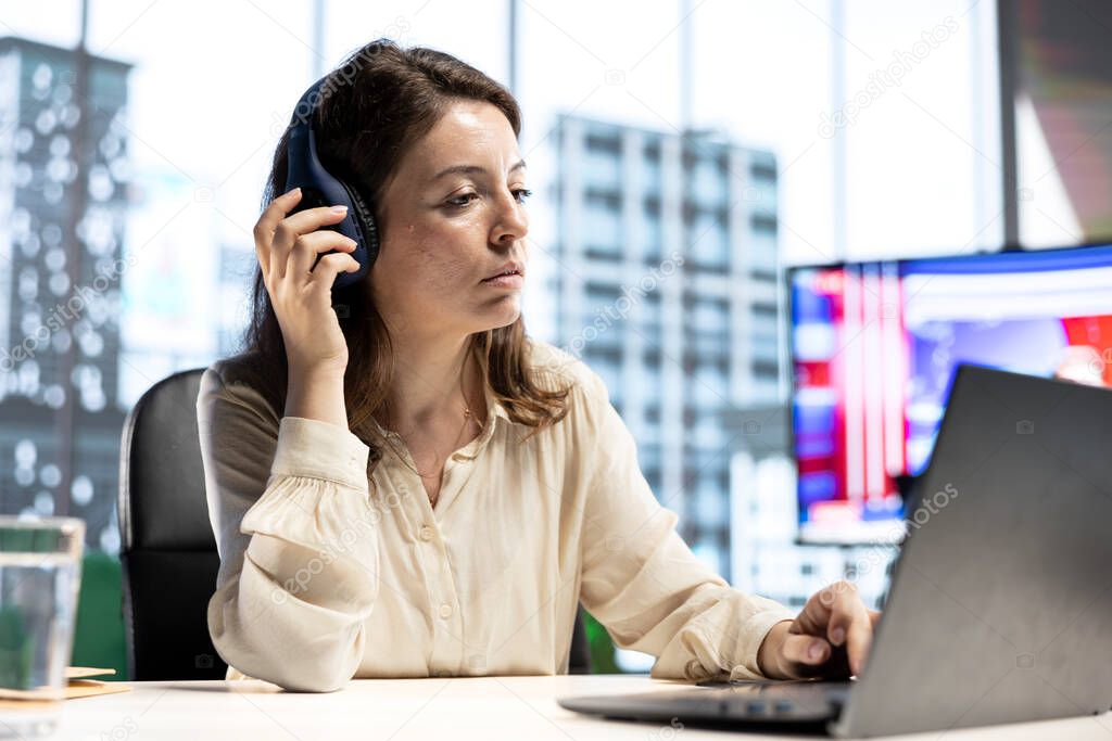 Retrato de Ana López, Directora General